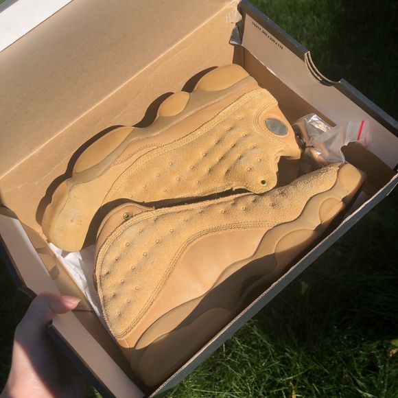 Jordan 13 (gs) - Picture 7 of 10